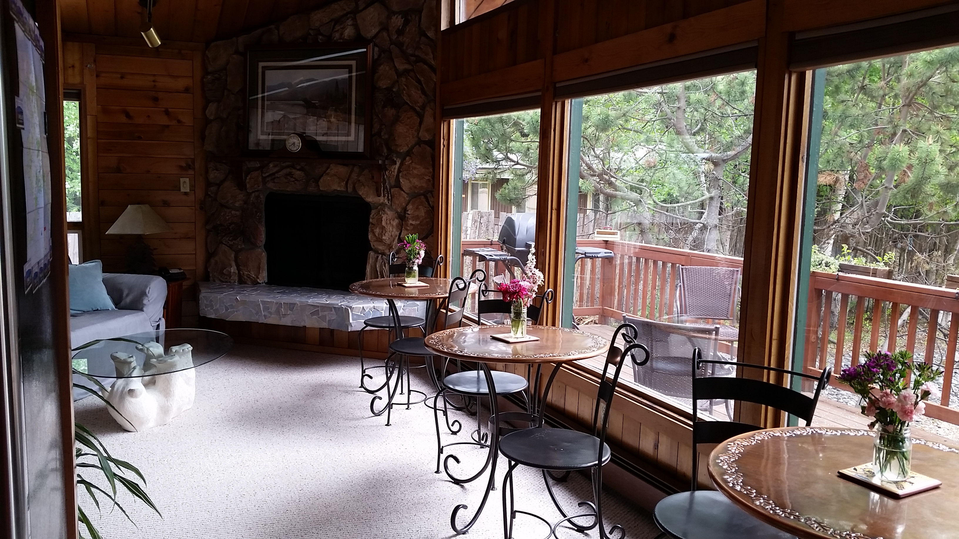 Anchorage Alaska Dining Room For Breakfast | Jewel Lake Bed And Breakfast